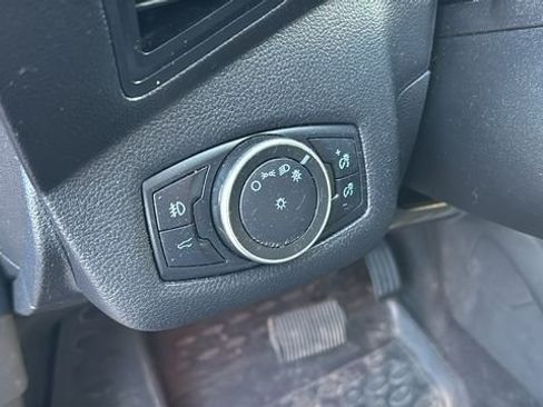 Used 2018 Ford Escape SE FWD image 10