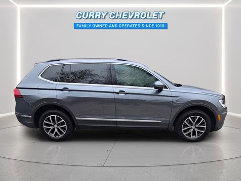 Used 2018 Volkswagen Tiguan SE w/ Panoramic Sunroof Package image 21