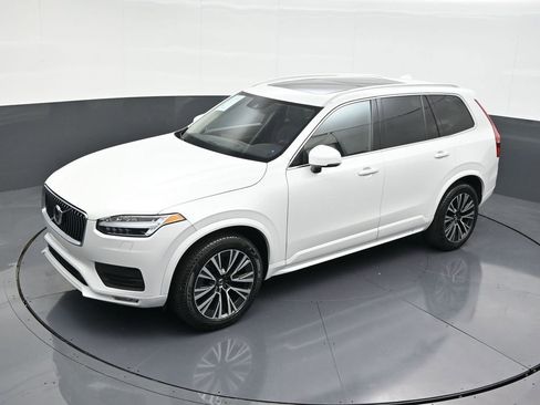 Used 2021 Volvo XC90 T6 Momentum w/ Protection Package Premier image 18