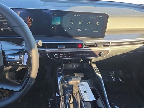 New 2026 Kia Sorento S w/ S Panoramic Sunroof Package FWD image 25