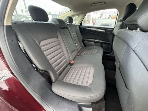 Used 2018 Ford Fusion SE w/ Fusion SE Technology Package image 23