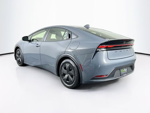 Used 2024 Toyota Prius LE FWD image 5