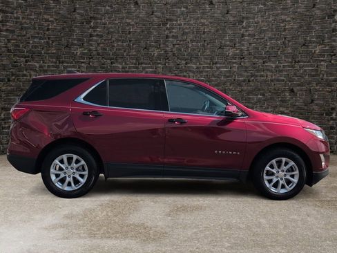 Used 2018 Chevrolet Equinox LT FWD image 3