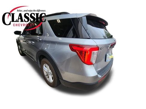 Used 2023 Ford Explorer XLT image 9