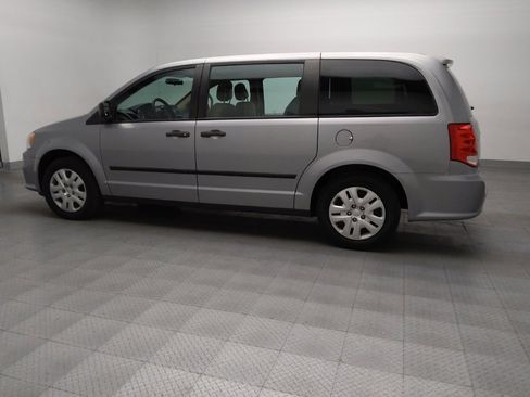 Used 2016 Dodge Grand Caravan American Value Package FWD image 3