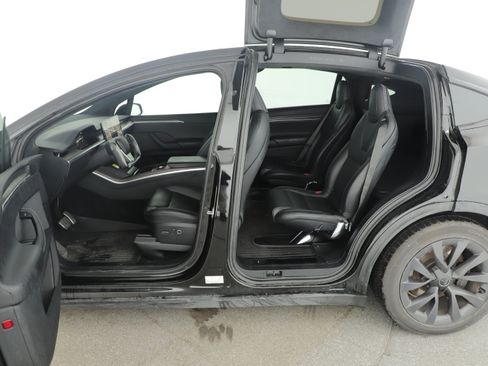 Used 2023 Tesla Model X image 5
