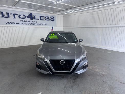 Used 2019 Nissan Altima 2.5 S image 2