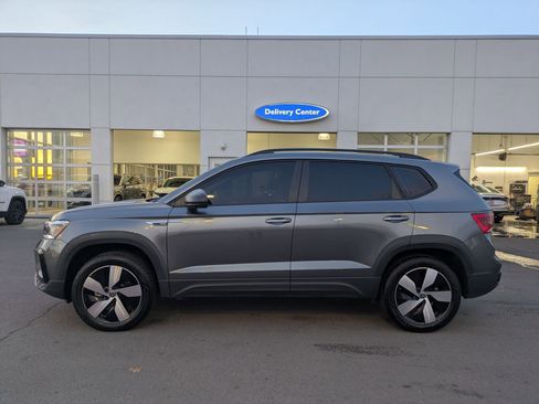 Used 2024 Volkswagen Taos S image 9