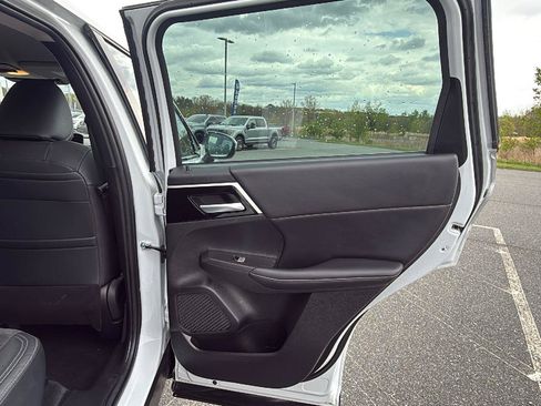 Used 2022 Mitsubishi Outlander SE AWD/4WD image 18