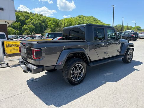 Used 2020 Jeep Gladiator Overland AWD/4WD image 6