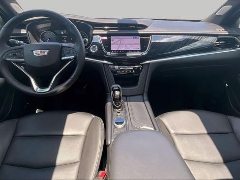 Used 2025 Cadillac XT6 Premium Luxury FWD image 14