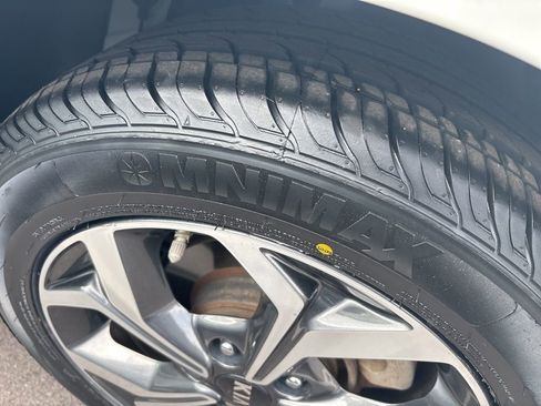 Certified 2019 Kia Forte LXS FWD image 9