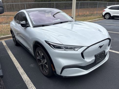 Used 2021 Ford Mustang Mach-E Premium image 2