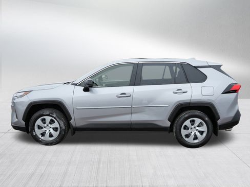 Used 2023 Toyota RAV4 LE image 4