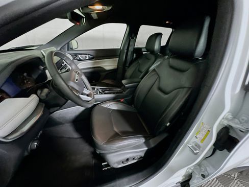 Used 2025 Jeep Compass Limited image 13