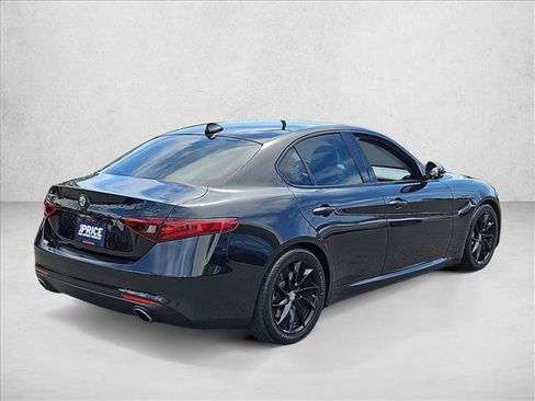 Used 2017 Alfa Romeo Giulia RWD image 5