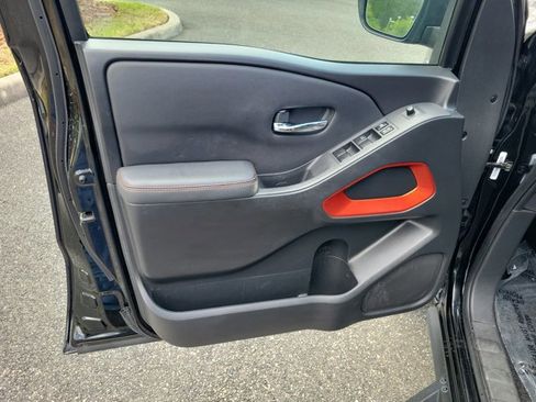 Used 2022 Nissan Frontier Pro-X RWD image 14