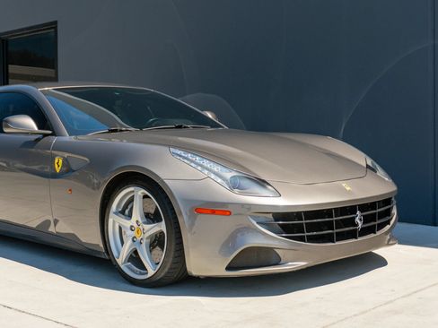 Used 2012 Ferrari FF AWD/4WD image 38