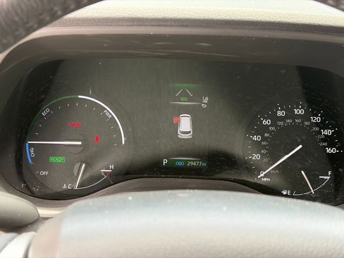 Used 2023 Toyota Sienna XLE FWD image 11