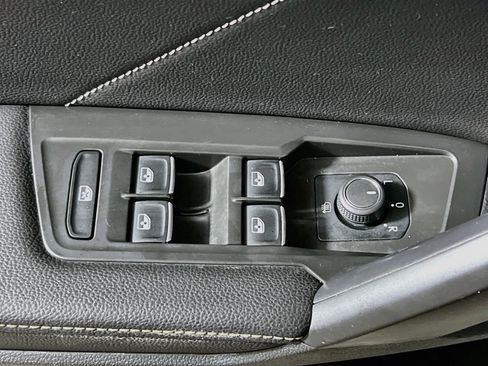 Used 2023 Volkswagen Tiguan SE R-Line FWD image 16