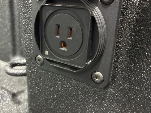 Used 2025 Chevrolet Silverado 1500 High Country w/ Technology Package image 9