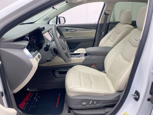 Used 2022 Cadillac XT5 Premium Luxury w/ Technology Package AWD/4WD image 14