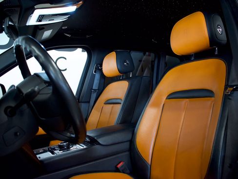 Used 2020 Rolls-Royce Cullinan Black Badge AWD/4WD image 6