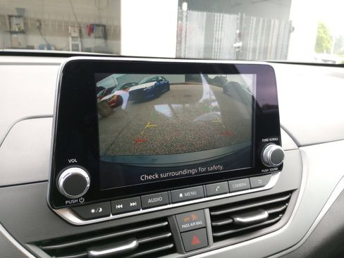 New 2025 Nissan Altima 2.5 SR image 18