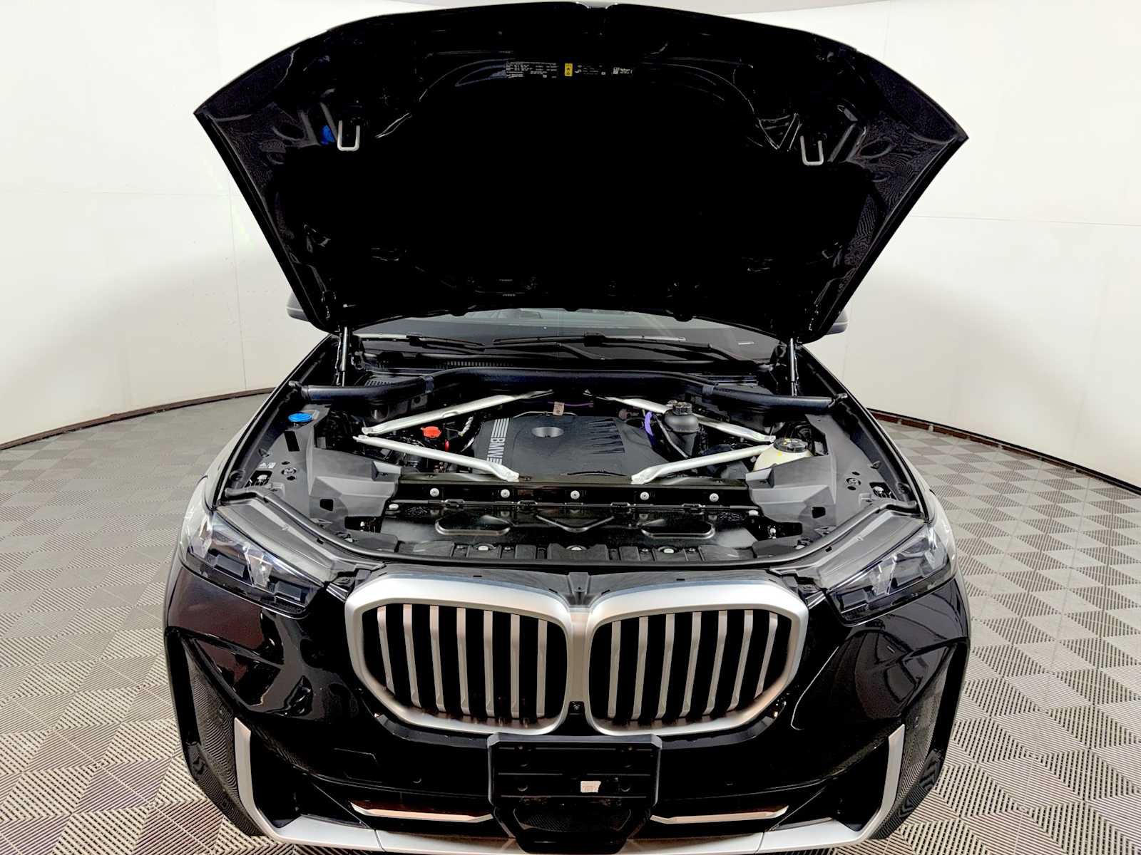 Used 2024 BMW X5 xDrive40i w/ Parking Assistance Package AWD/4WD image 31