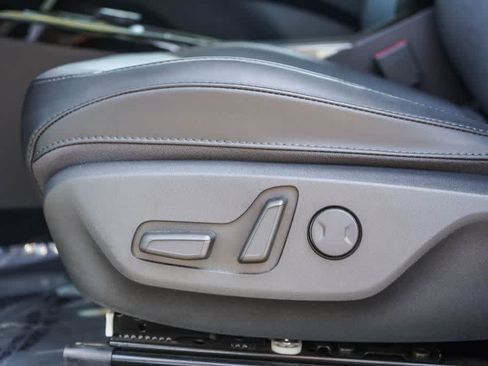 Used 2024 Kia Niro Wave FWD image 23