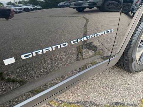 Used 2024 Jeep Grand Cherokee Limited 4xe AWD/4WD image 38