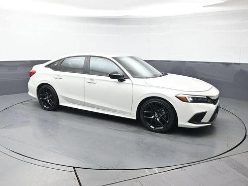 Certified 2024 Honda Civic Sport image 8