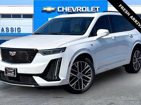 Used 2023 Cadillac XT6 Sport AWD/4WD image 2