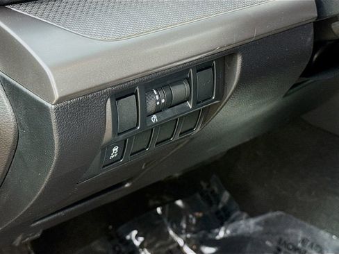 Used 2017 Subaru Outback 2.5i AWD/4WD image 12