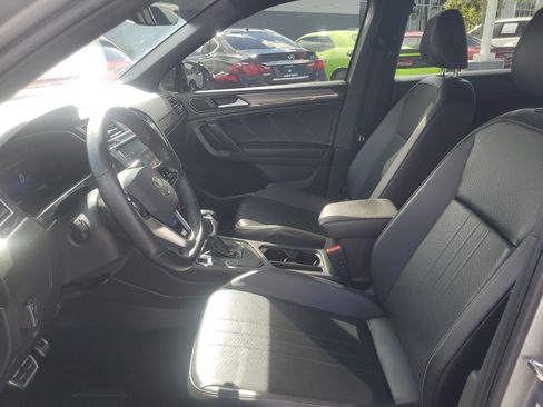 Used 2022 Volkswagen Tiguan SE R-Line FWD image 14