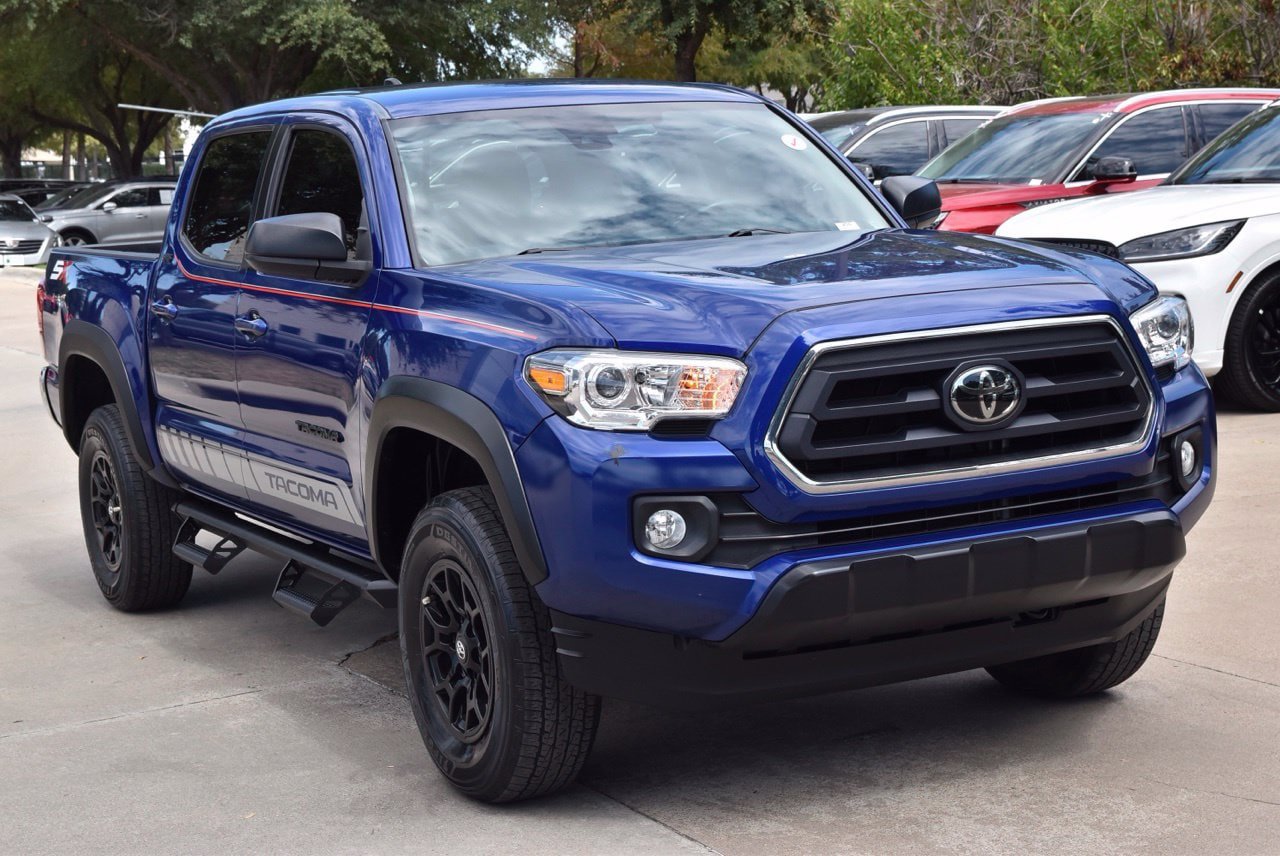 Used 2023 Toyota Tacoma SR5 RWD image 4