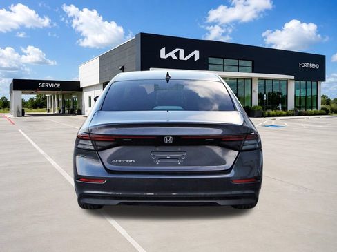 Used 2023 Honda Accord EX image 3