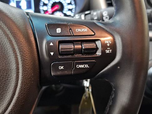 Used 2016 Kia Sorento LX w/ LX Convenience Package image 12