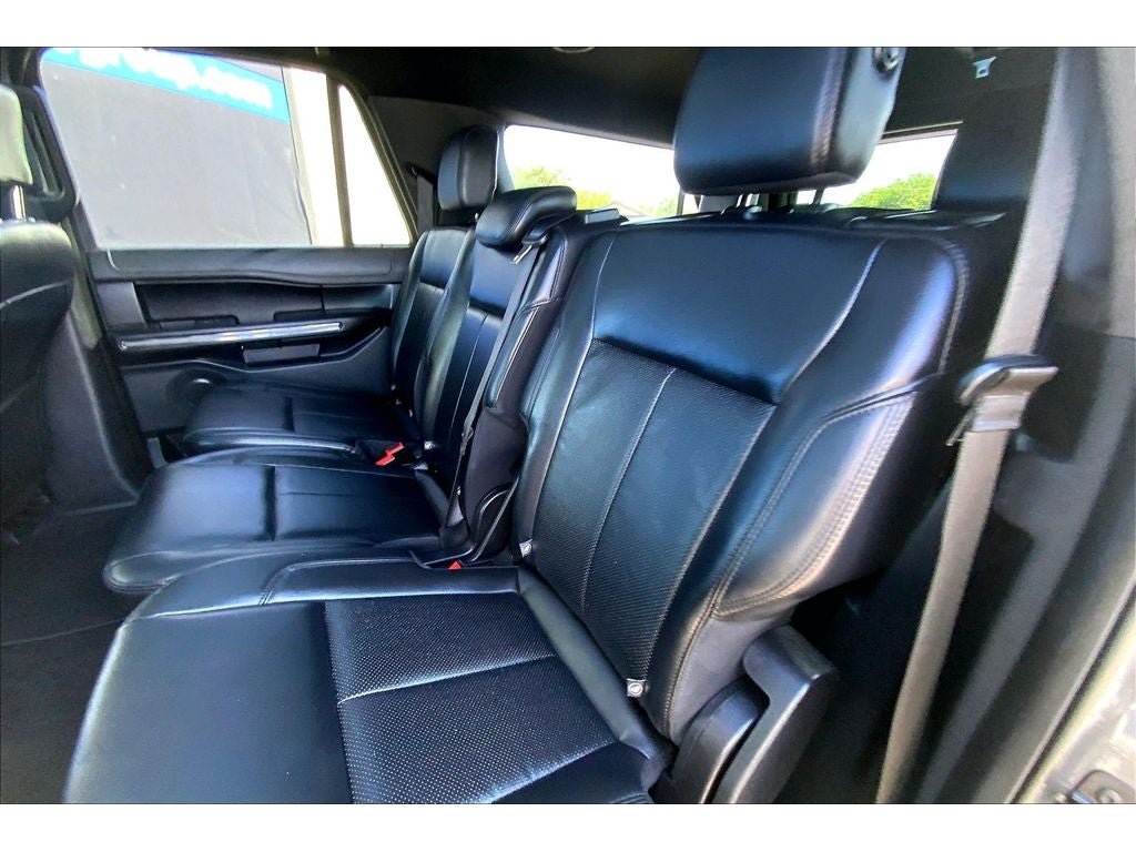 Used 2020 Ford Expedition Max XLT w/ Equipment Group 202A AWD/4WD image 28