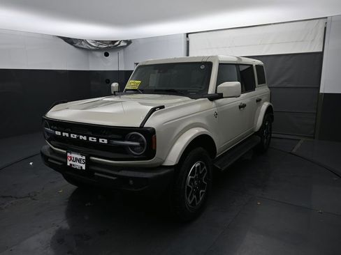 New 2026 Ford Bronco Outer Banks image 8