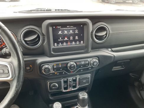 Used 2018 Jeep Wrangler Unlimited Sahara w/ Cold Weather Group image 13