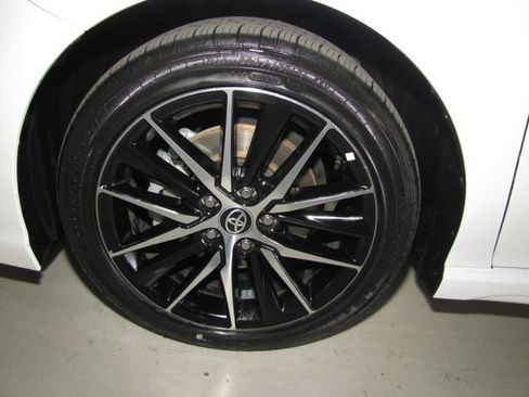Used 2024 Toyota Camry SE FWD image 25
