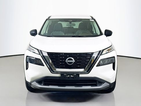 Used 2022 Nissan Rogue S image 2