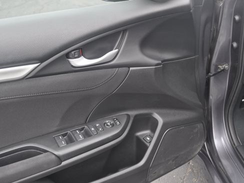 Used 2018 Honda Civic EX image 15