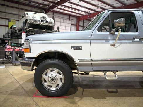 Used 1996 Ford F250 4x4 Regular Cab image 3