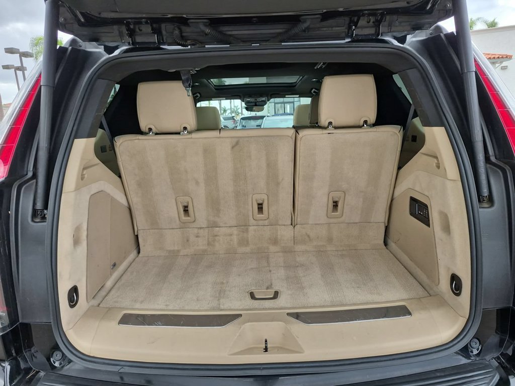 Used 2024 Cadillac Escalade Premium Luxury RWD image 27
