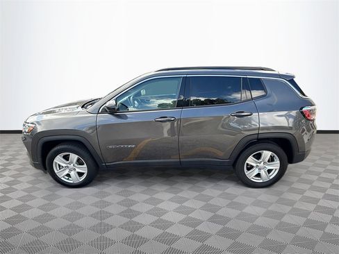 Used 2022 Jeep Compass Latitude image 5