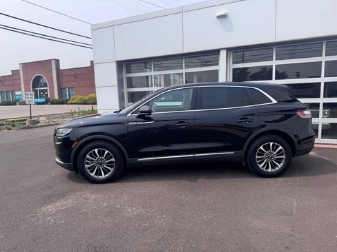 Used 2023 Lincoln Nautilus Reserve w/ Cargo Utility Package AWD/4WD image 2