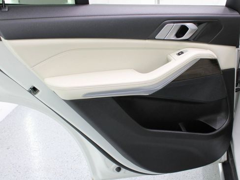 Used 2020 BMW X5 sDrive40i w/ Luxury Seating Package RWD image 39