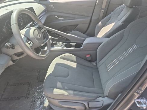 Used 2025 Hyundai Elantra SEL FWD image 25